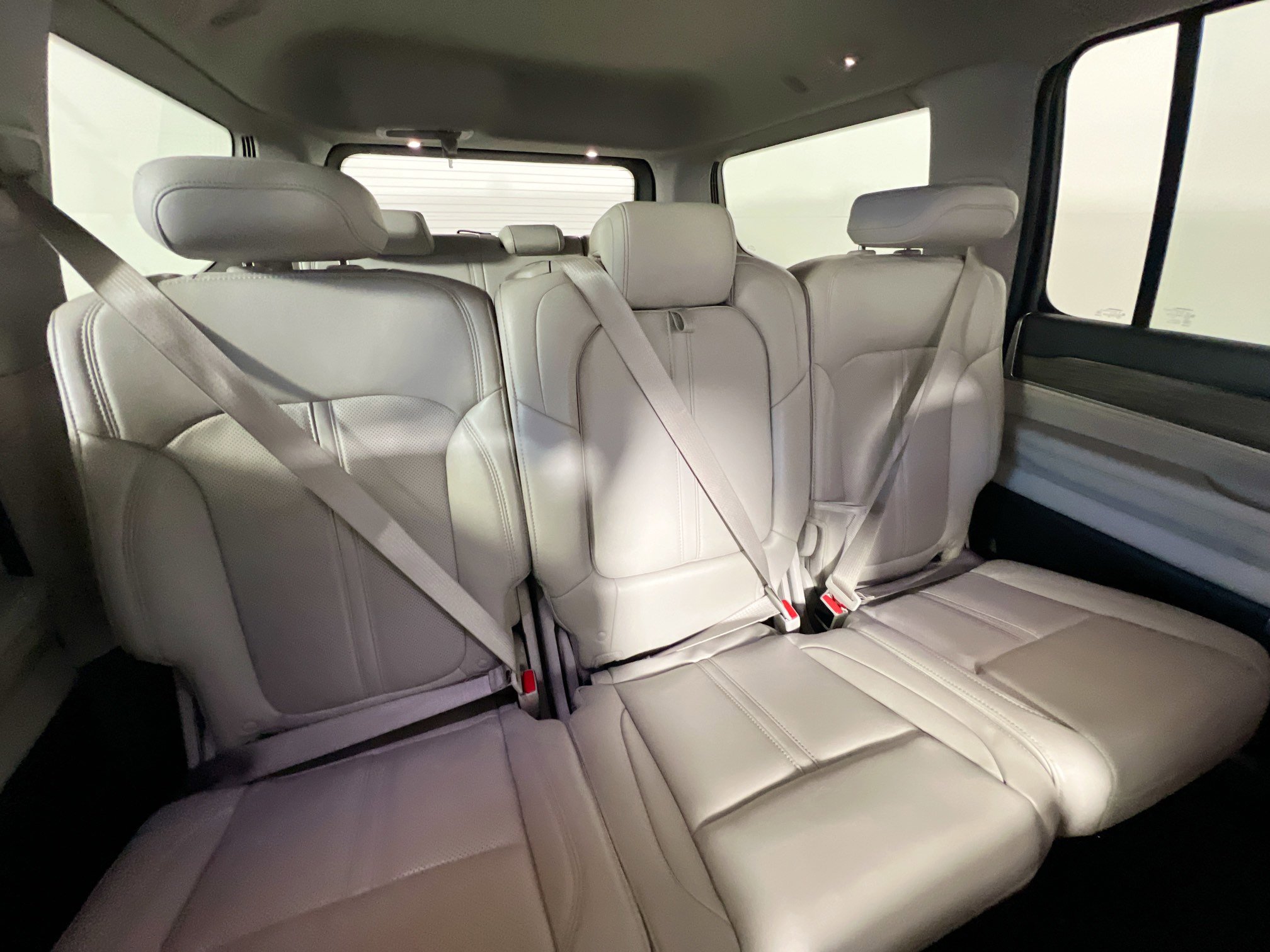 Used 2024 Jeep Wagoneer Series II w/ Flexible Seating Group image 33