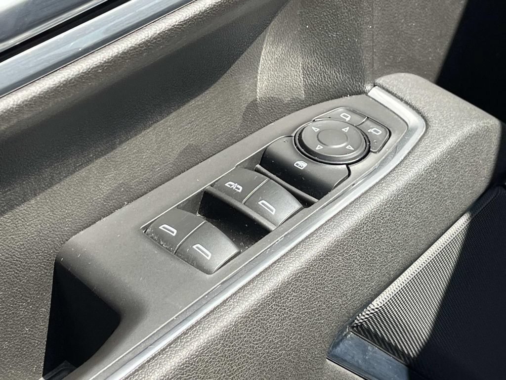 Used 2025 Chevrolet Silverado 1500 LT RWD image 26