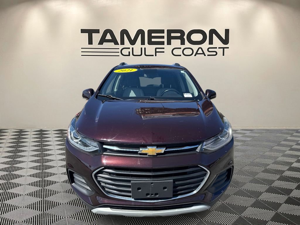 Used 2021 Chevrolet Trax LT w/ Driver Confidence Package image 2