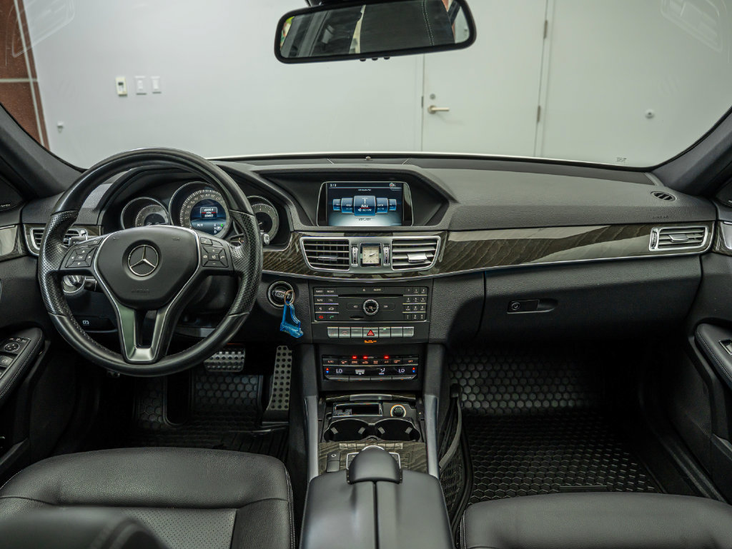 Used 2016 Mercedes-Benz E 350 4MATIC Sedan image 4