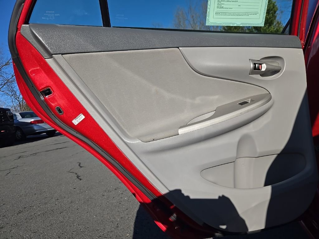 Used 2010 Toyota Corolla LE image 28