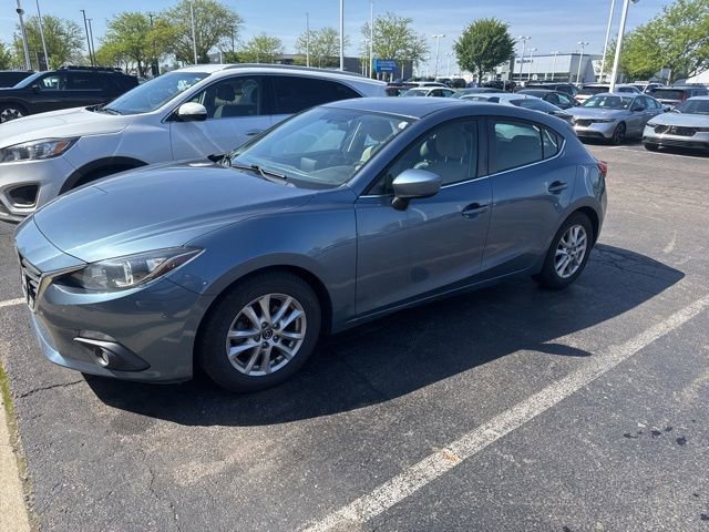 Used 2015 MAZDA MAZDA3 i Touring w/ Technology Package FWD image 2