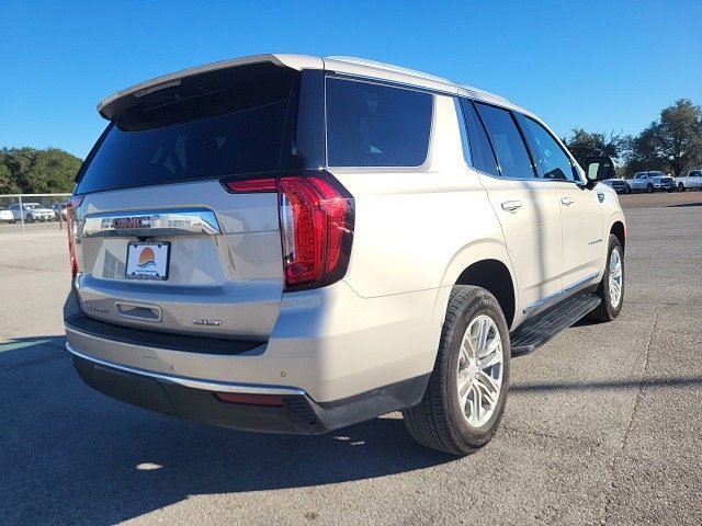 Used 2024 GMC Yukon SLT w/ SLT Luxury Package image 5