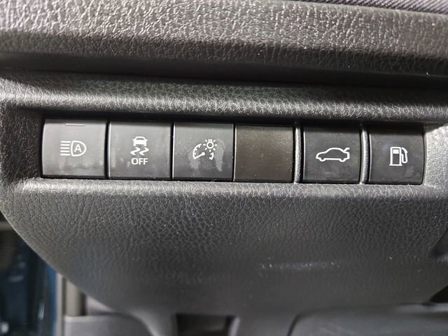 Used 2025 Toyota Camry LE image 27