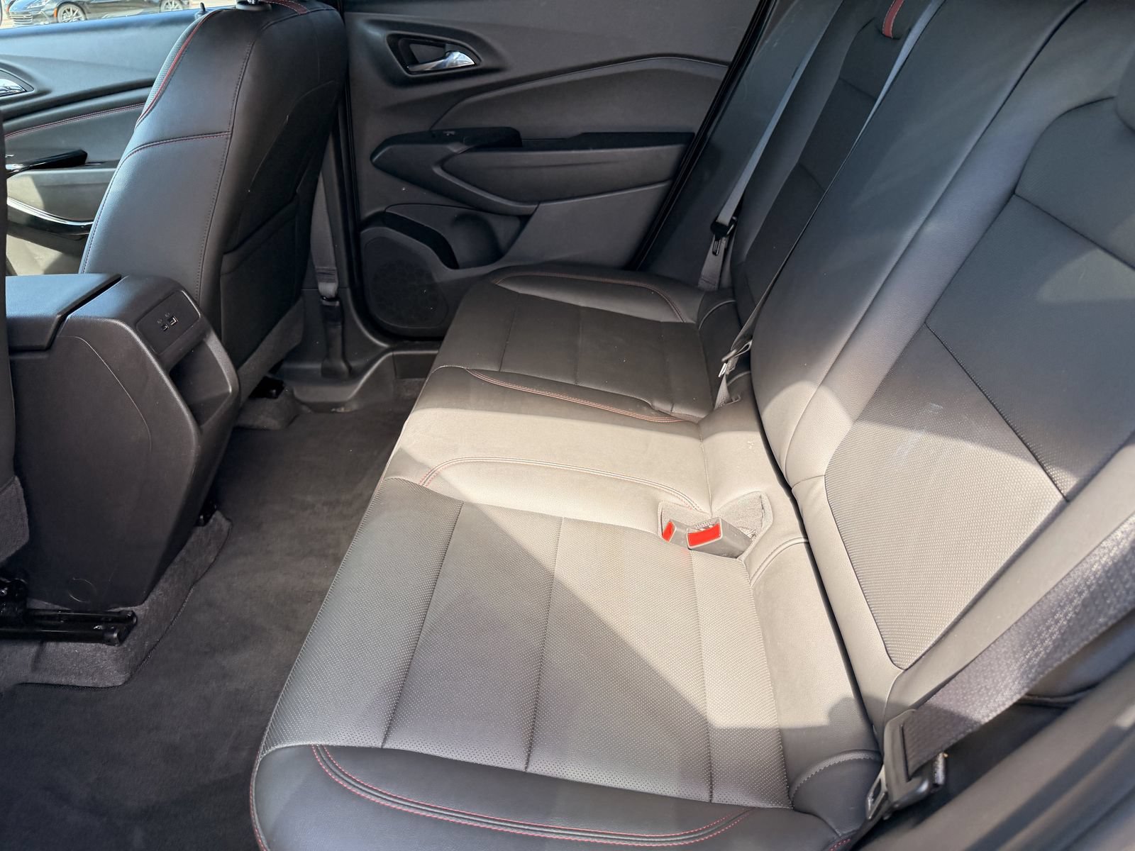 Used 2024 Chevrolet Trax RS w/ Sunroof Package FWD image 19