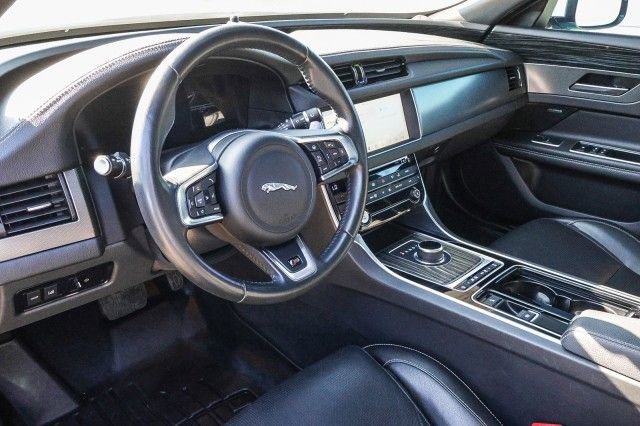 Used 2018 Jaguar XF S image 26