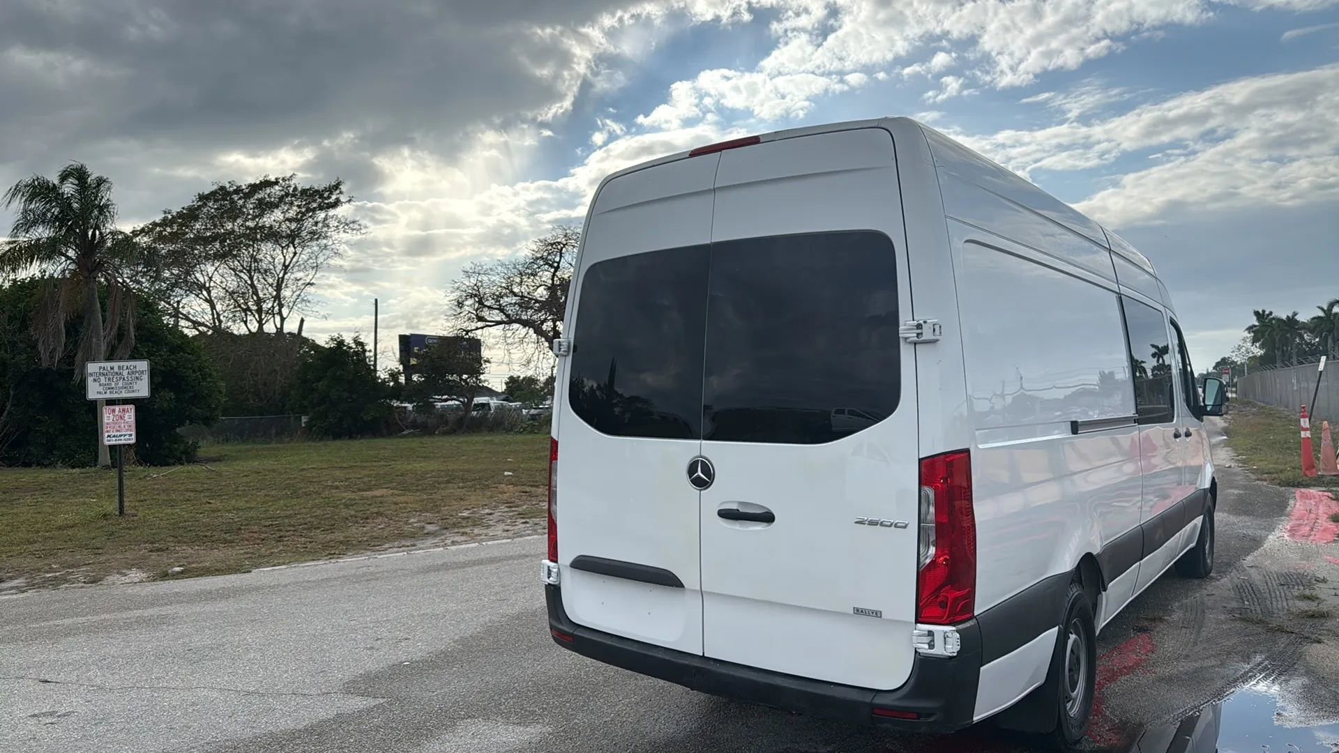 Used 2022 Mercedes-Benz Sprinter 2500 image 9