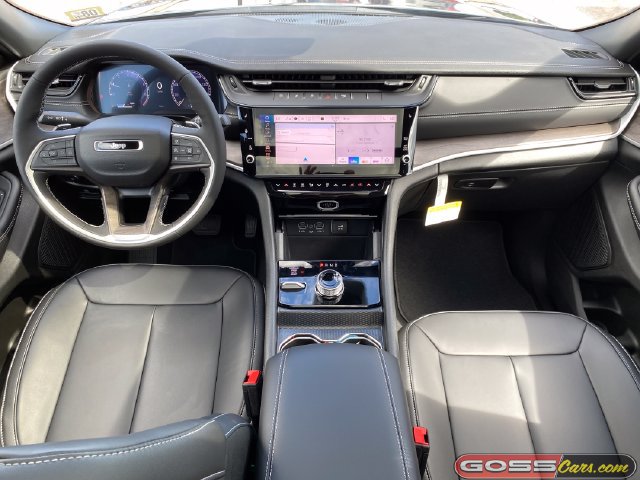 New 2026 Jeep Grand Cherokee Limited w/ Limited Altitude Package AWD/4WD image 10