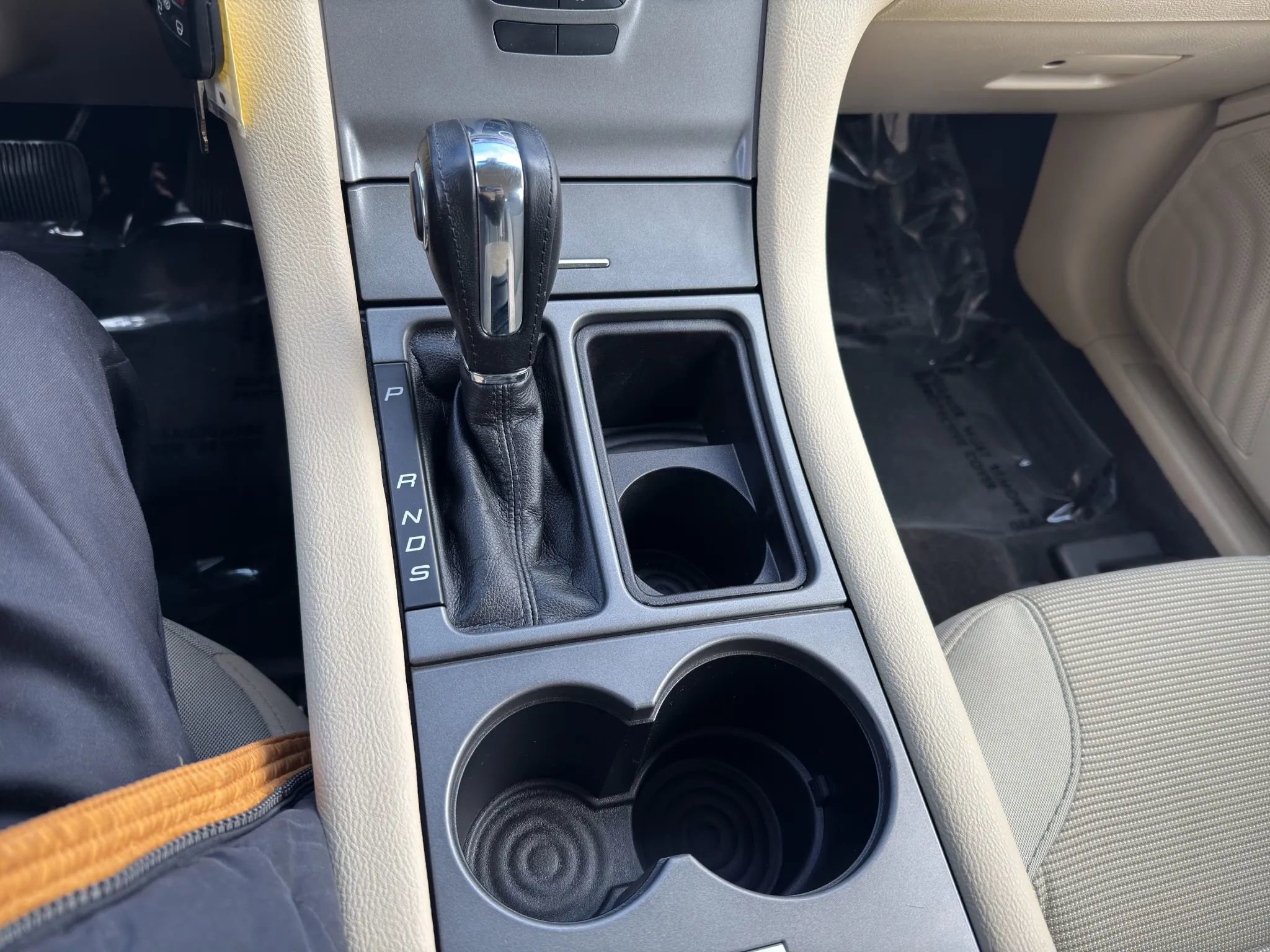 Used 2018 Ford Taurus SEL image 25