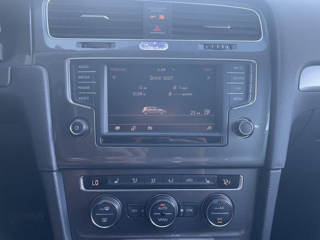 Used 2016 Volkswagen e-Golf SE w/ DC Fast Charging Package image 24