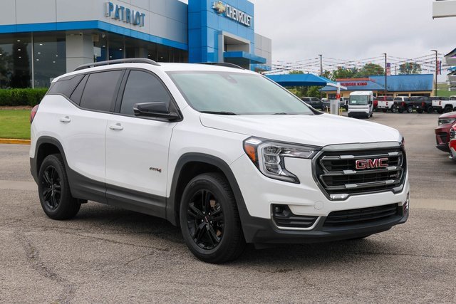 Used 2023 GMC Terrain AT4 image 1