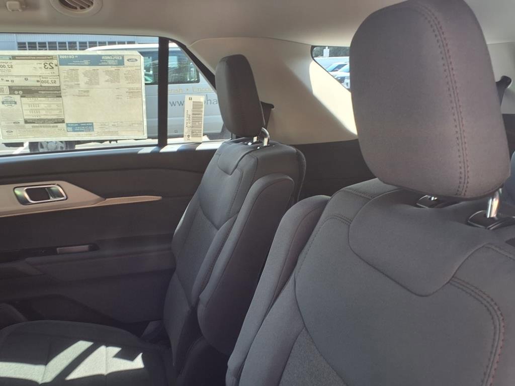 New 2025 Ford Explorer Active image 17