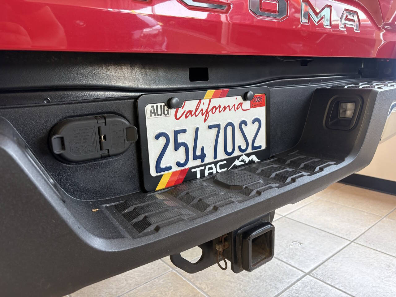Used 2016 Toyota Tacoma TRD Off-Road w/ Towing Package RWD image 10