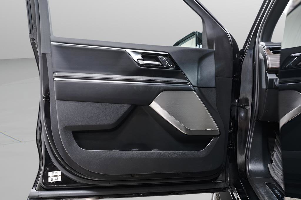 Used 2025 GMC Sierra EV Denali image 25