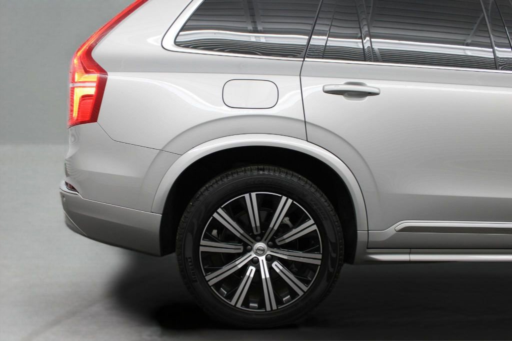 Certified 2025 Volvo XC90 B5 Core image 51
