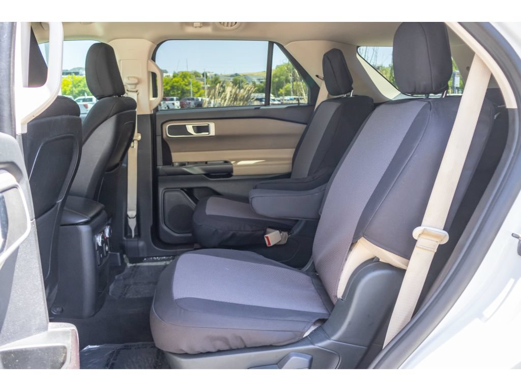 Used 2020 Ford Explorer XLT w/ Comfort Package AWD/4WD image 13
