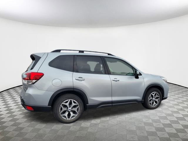 Used 2020 Subaru Forester Premium image 8