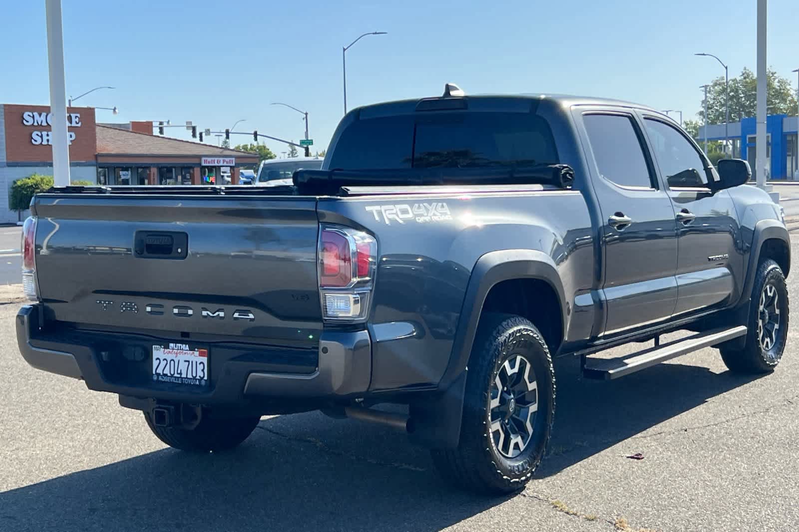 Used 2023 Toyota Tacoma TRD Off-Road w/ Advanced Technology Package AWD/4WD image 4
