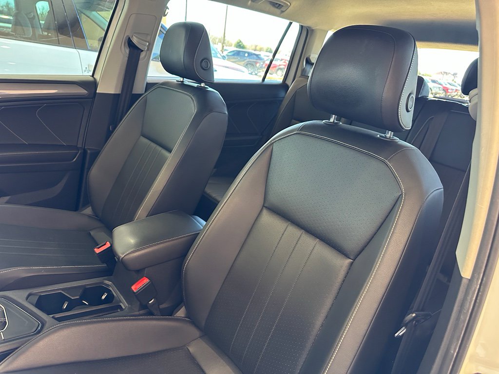Used 2022 Volkswagen Tiguan SE image 12