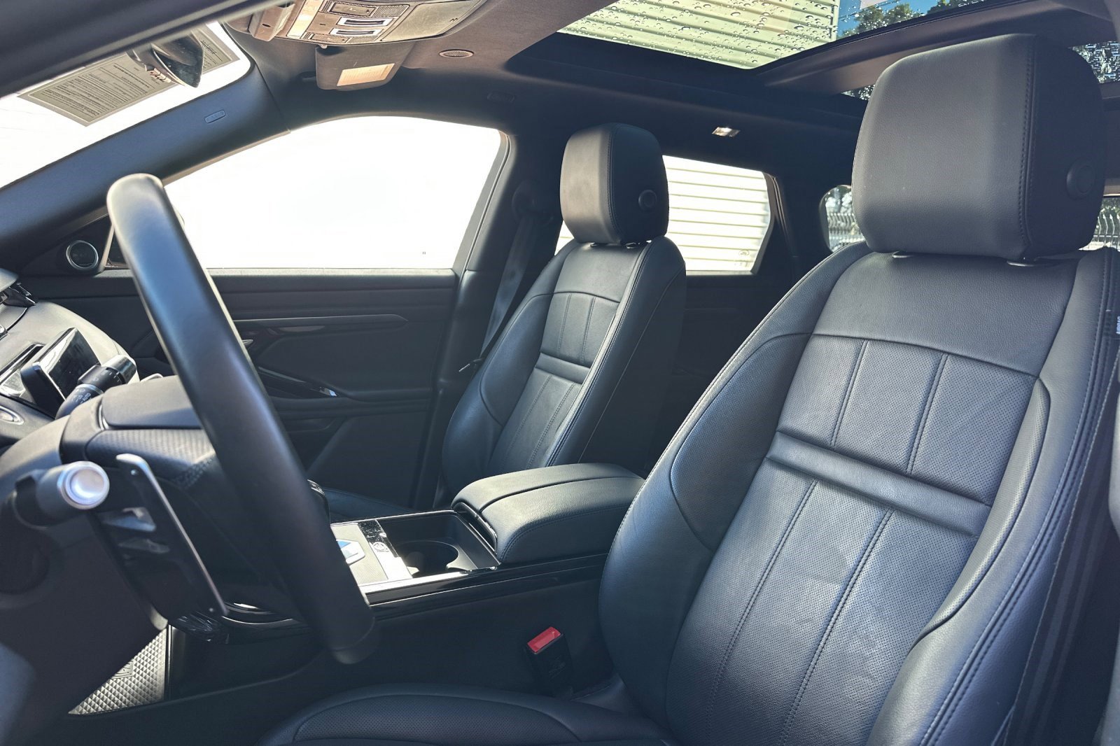 Used 2022 Land Rover Range Rover Evoque R-Dynamic SE image 6