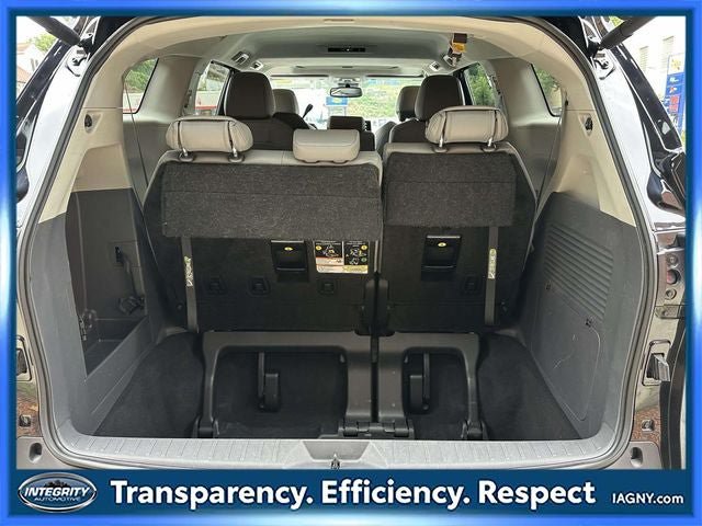 Used 2024 Toyota Sienna XLE FWD image 14