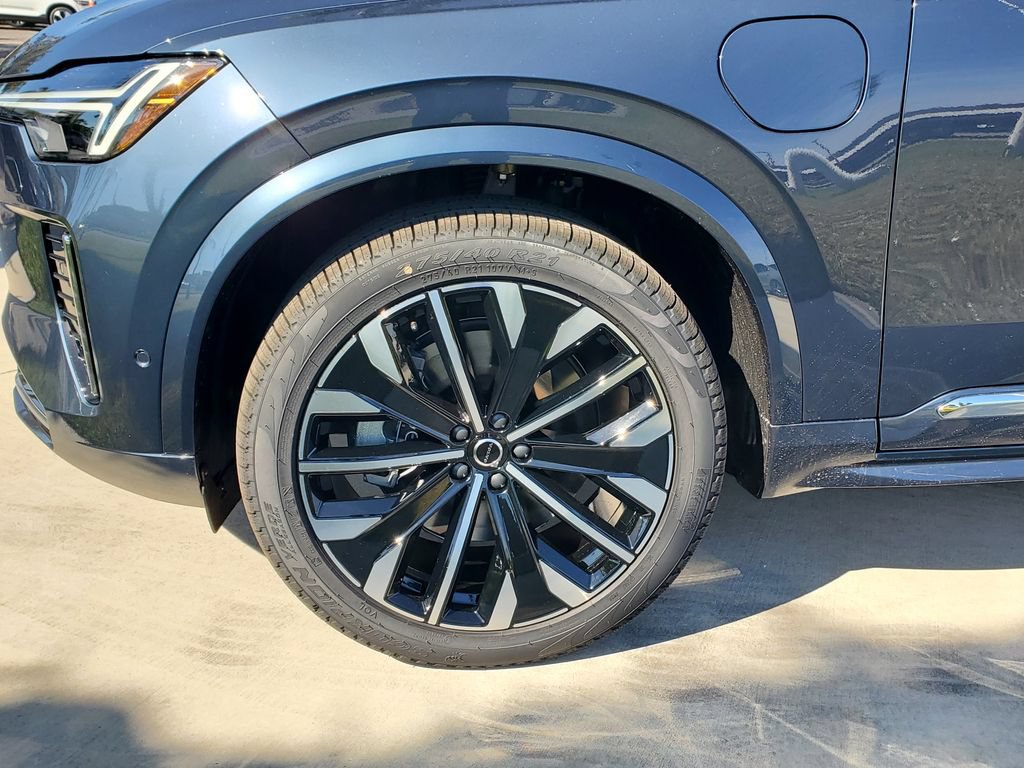 New 2026 Volvo XC90 T8 Plus w/ Protection Package Premier AWD/4WD image 3