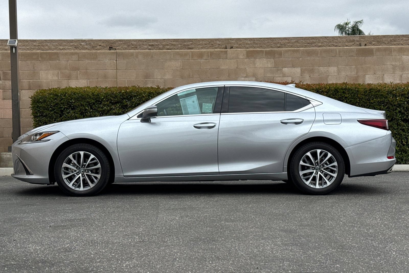 Certified 2025 Lexus ES 350 w/ Accessory Package (Z1) FWD image 7