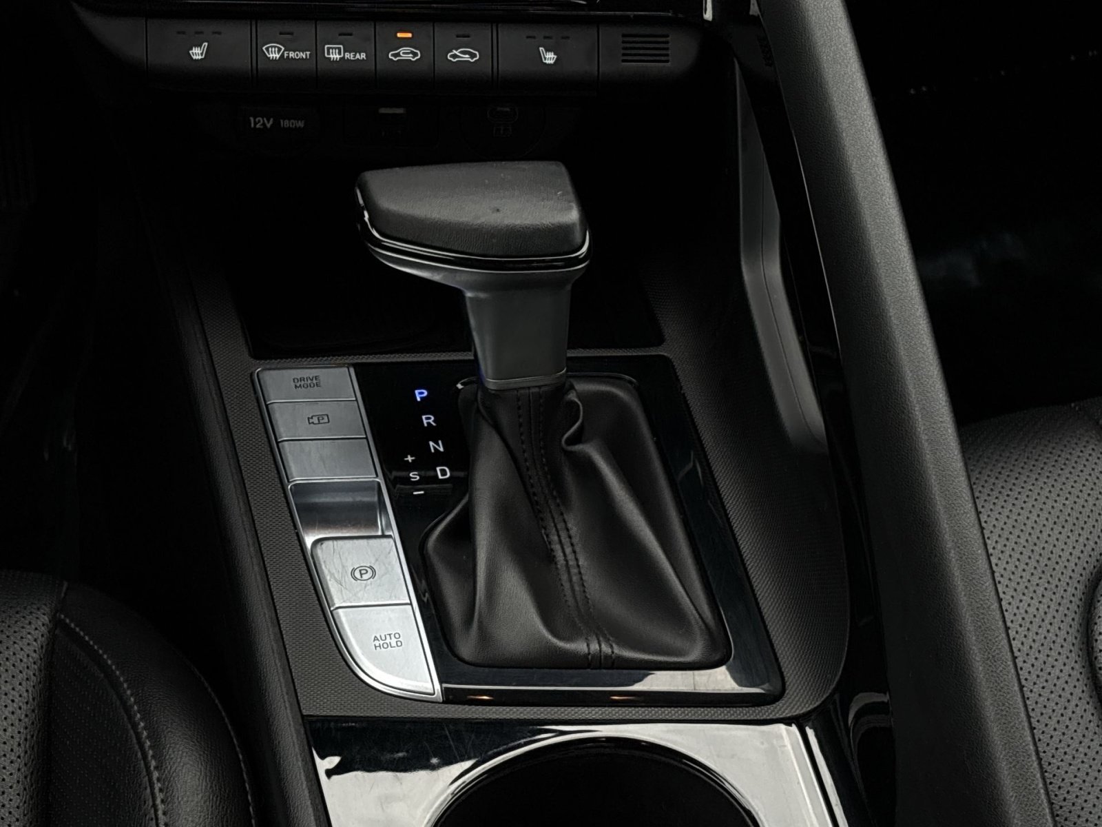 Certified 2025 Hyundai Elantra Limited FWD image 22