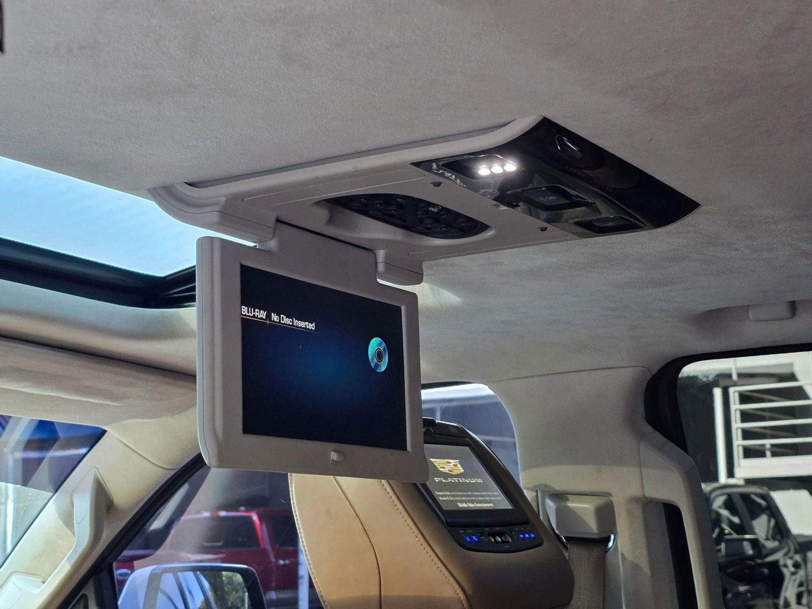 Used 2016 Cadillac Escalade ESV Platinum RWD image 26