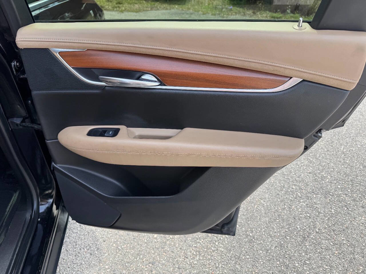 Used 2017 Cadillac XT5 Platinum image 43