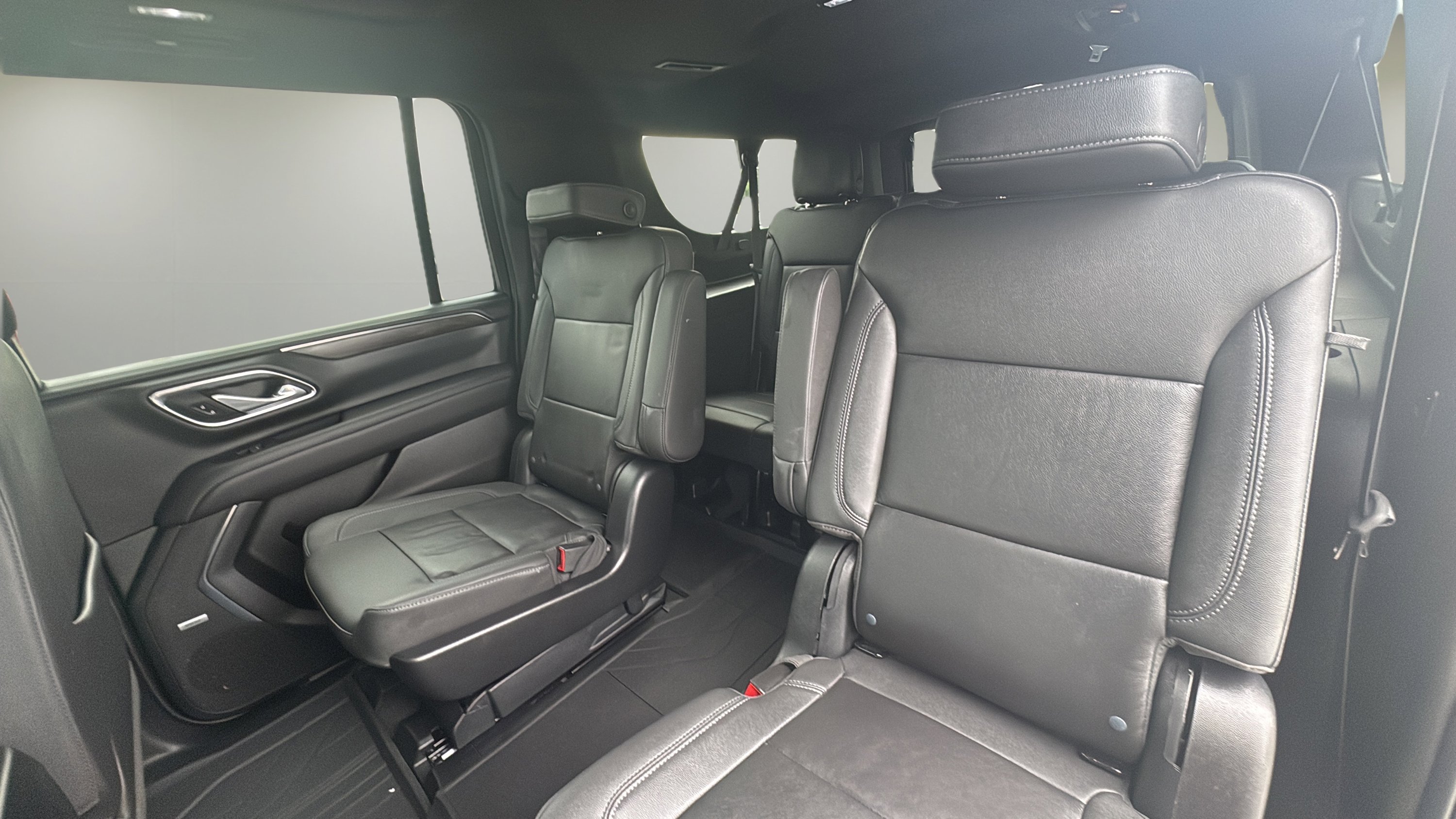 Used 2023 Chevrolet Suburban Z71 w/ Z71 Off-Road Package image 13