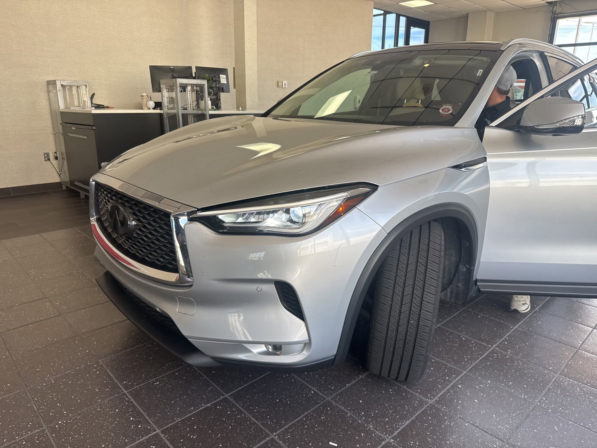 Used 2019 INFINITI QX50 Essential w/ Proactive Package AWD/4WD image 1