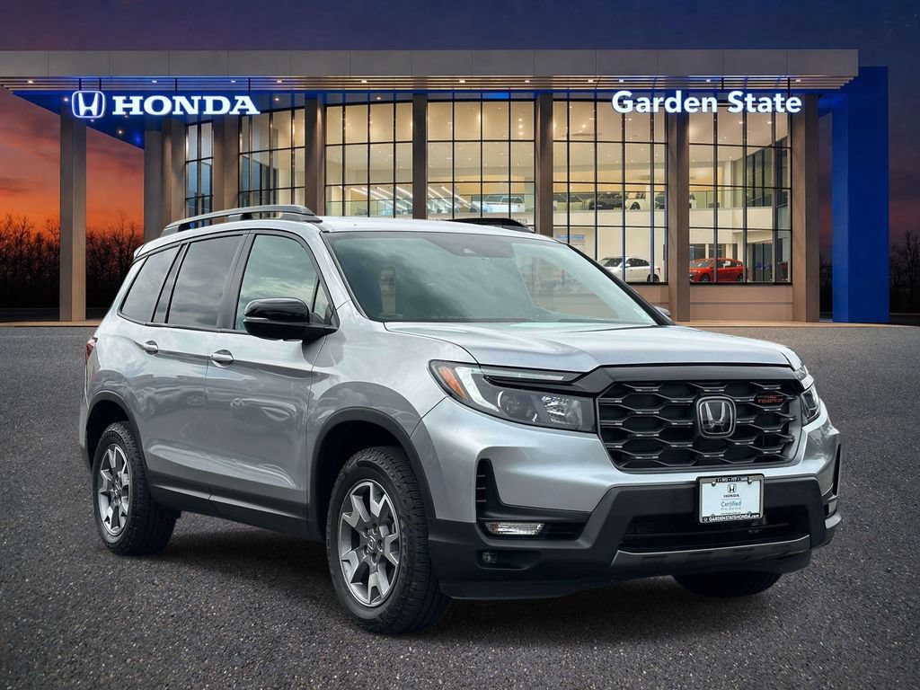 Certified 2023 Honda Passport TrailSport image 2