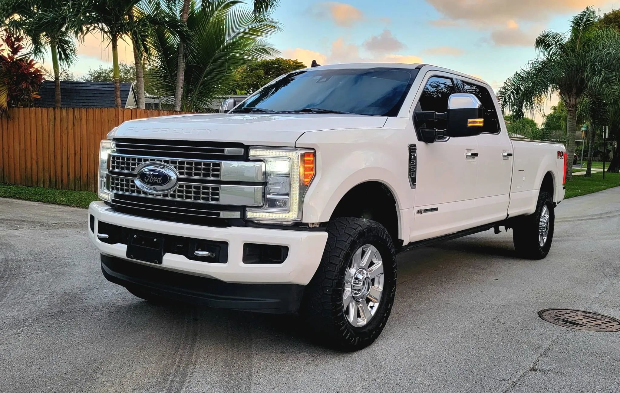 Used 2019 Ford F350 Platinum w/ Platinum Ultimate Package AWD/4WD image 1
