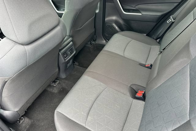 Used 2025 Toyota RAV4 XLE FWD image 16