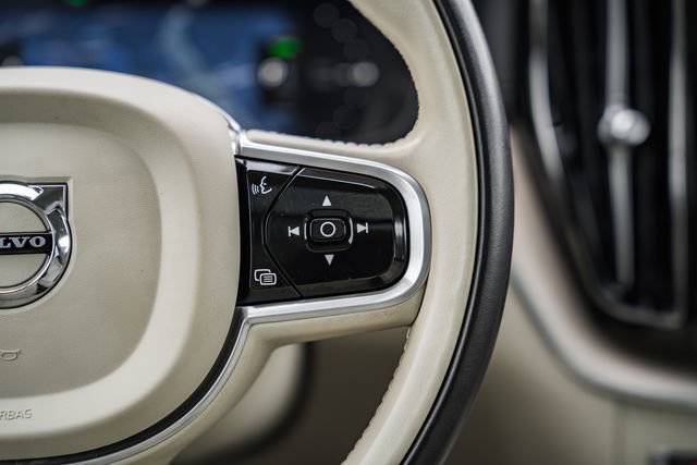 Used 2022 Volvo XC60 T8 Inscription w/ Advanced Package image 28