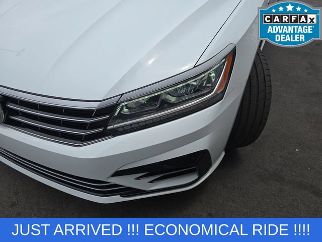 Used 2018 Volkswagen Passat 2.0T R-Line w/ R-Line Lighting Package FWD image 22