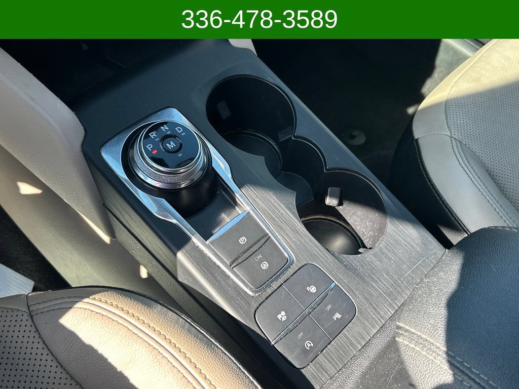 Used 2020 Ford Escape Titanium AWD/4WD image 24