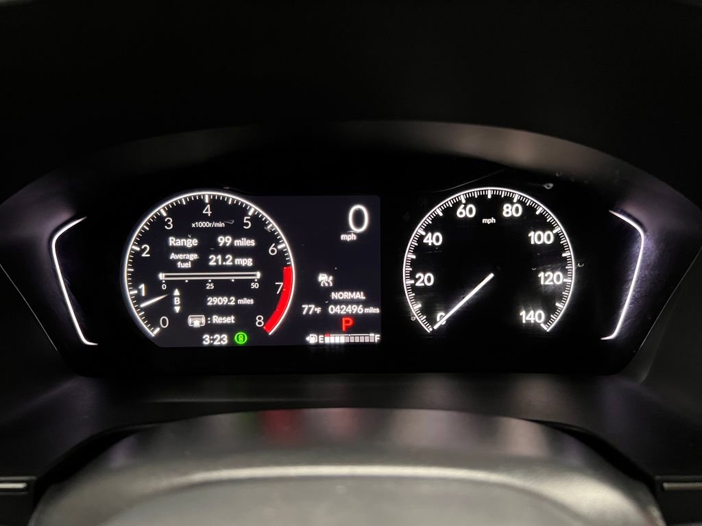 Used 2025 Honda Pilot TrailSport image 12