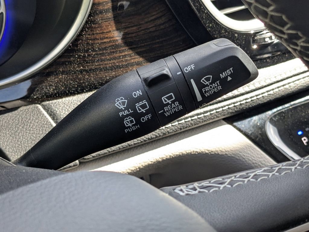 Used 2023 Chrysler Pacifica Limited FWD image 27