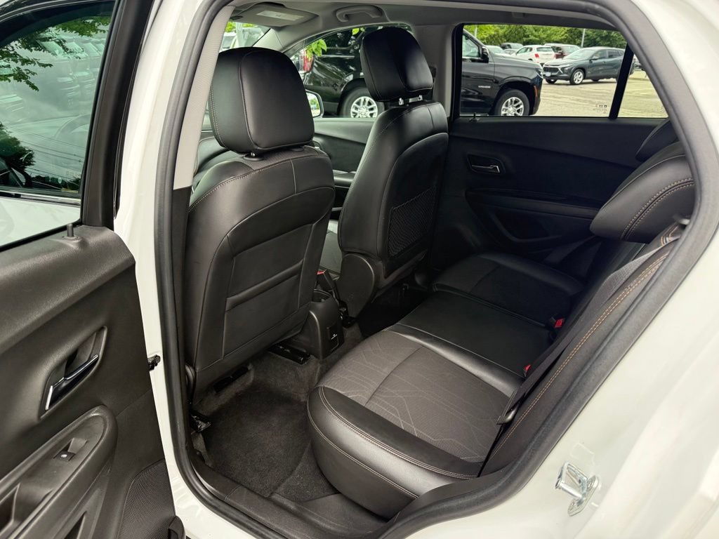 Used 2020 Chevrolet Trax LT w/ LT Convenience Package FWD image 11