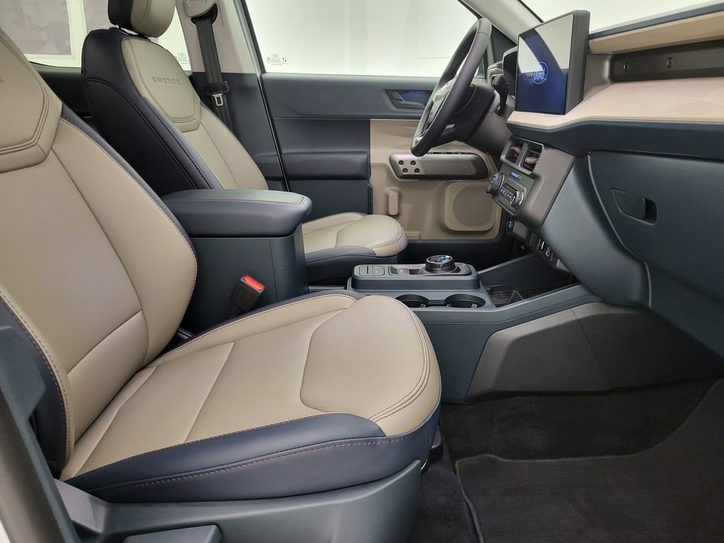 Used 2025 Ford Maverick Lariat w/ 4K Tow Package image 40