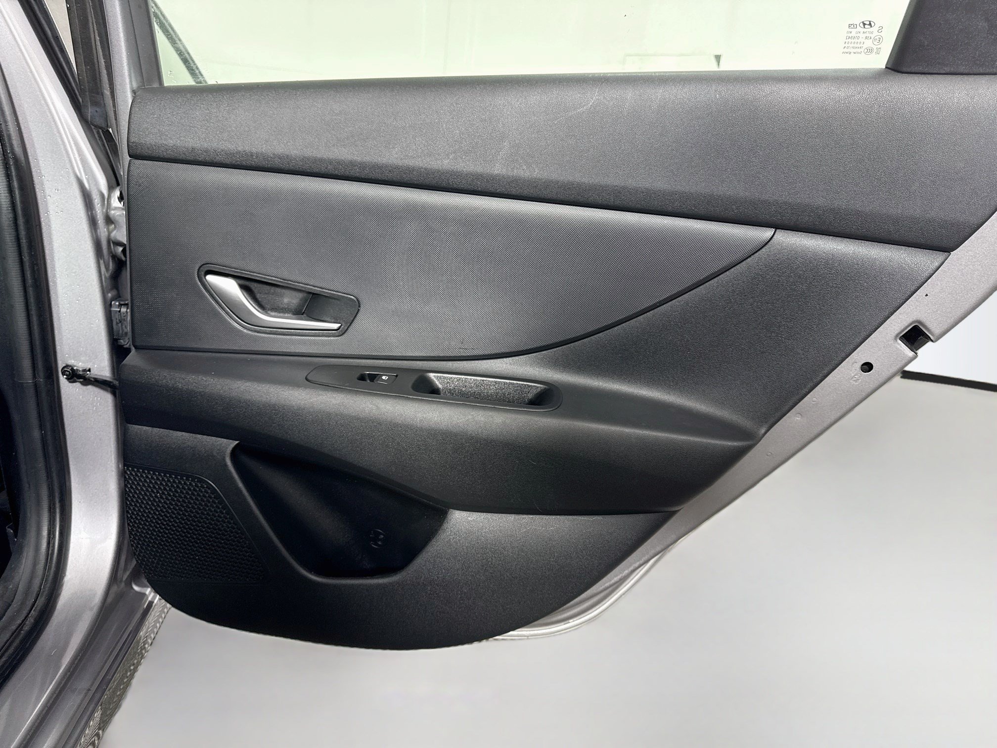 Used 2025 Hyundai Elantra SE FWD image 27