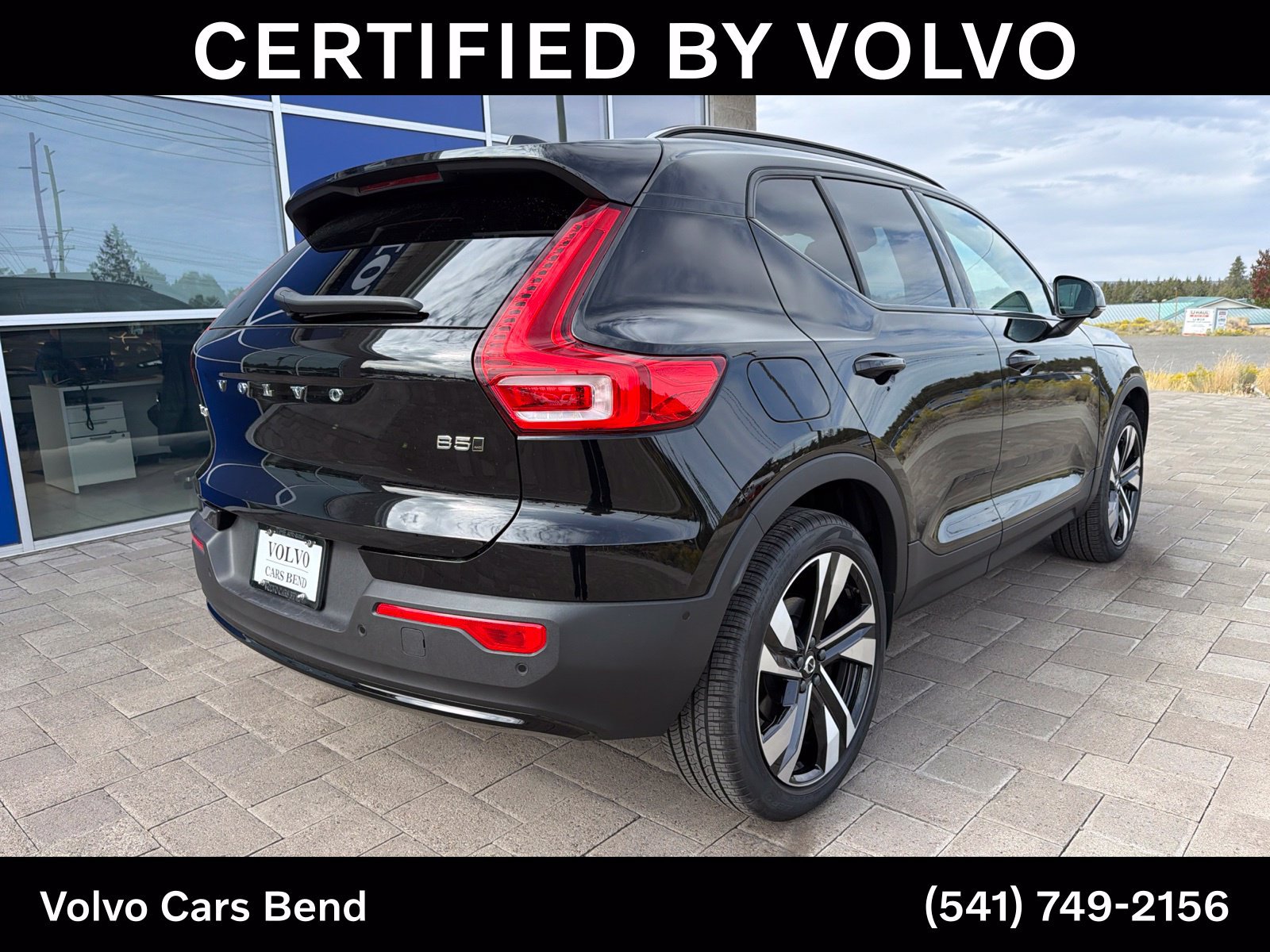 Used 2025 Volvo XC40 B5 Ultra AWD/4WD image 7