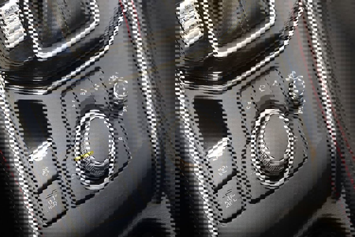 Used 2025 MAZDA CX-5 Carbon Edition image 29