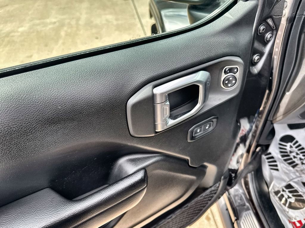 Used 2023 Jeep Gladiator Willys image 14
