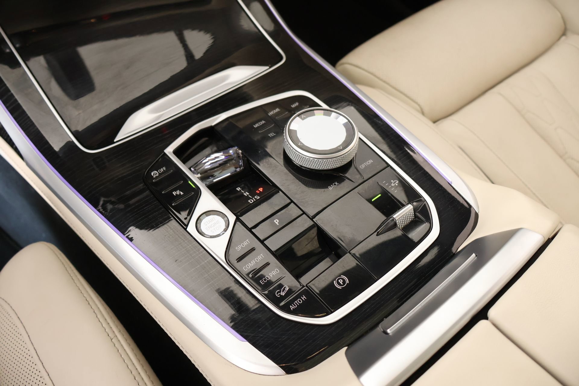 Used 2023 BMW X7 xDrive40i w/ M Sport Package image 9