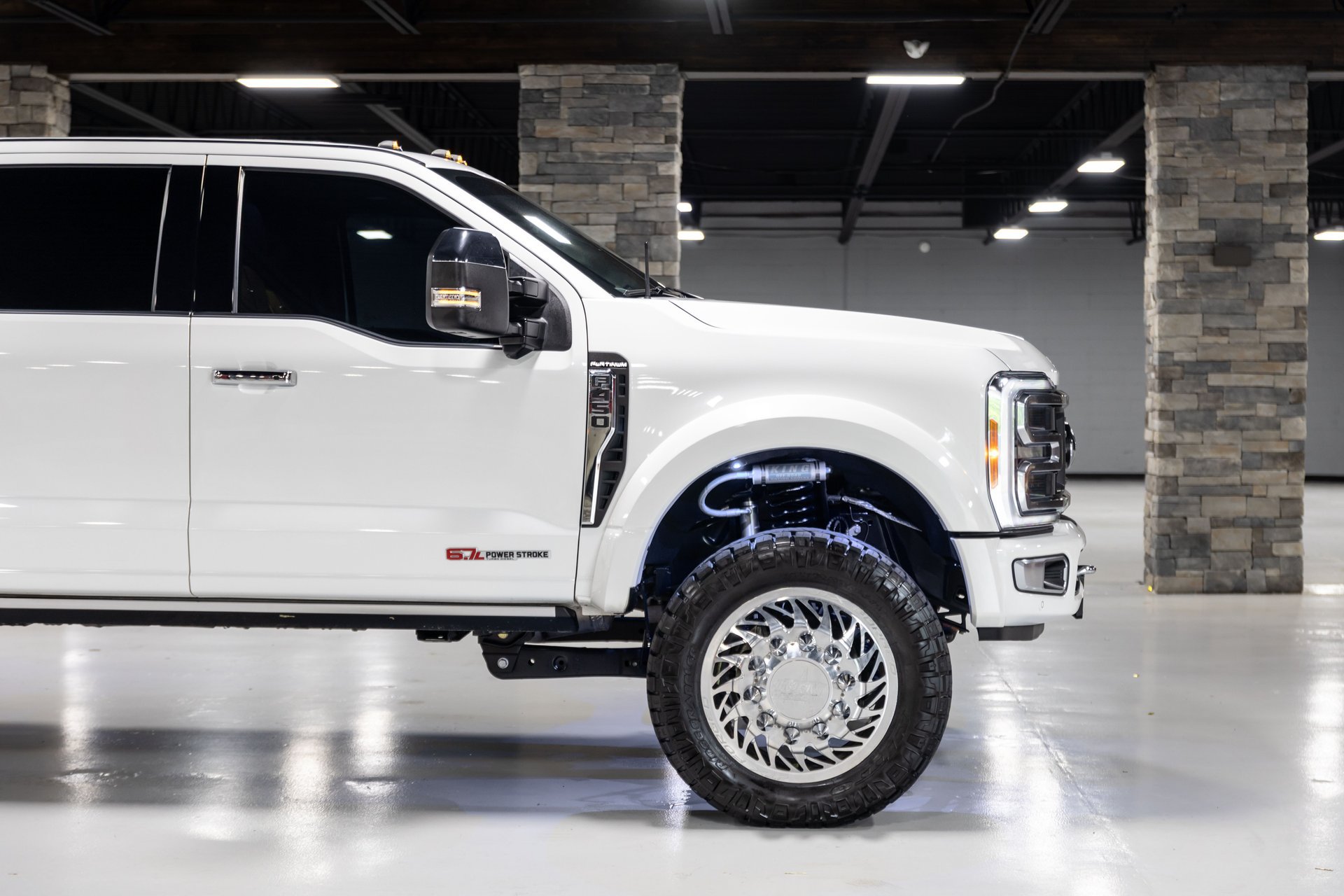 Used 2023 Ford F450 Platinum w/ FX4 Off-Road Package AWD/4WD image 27