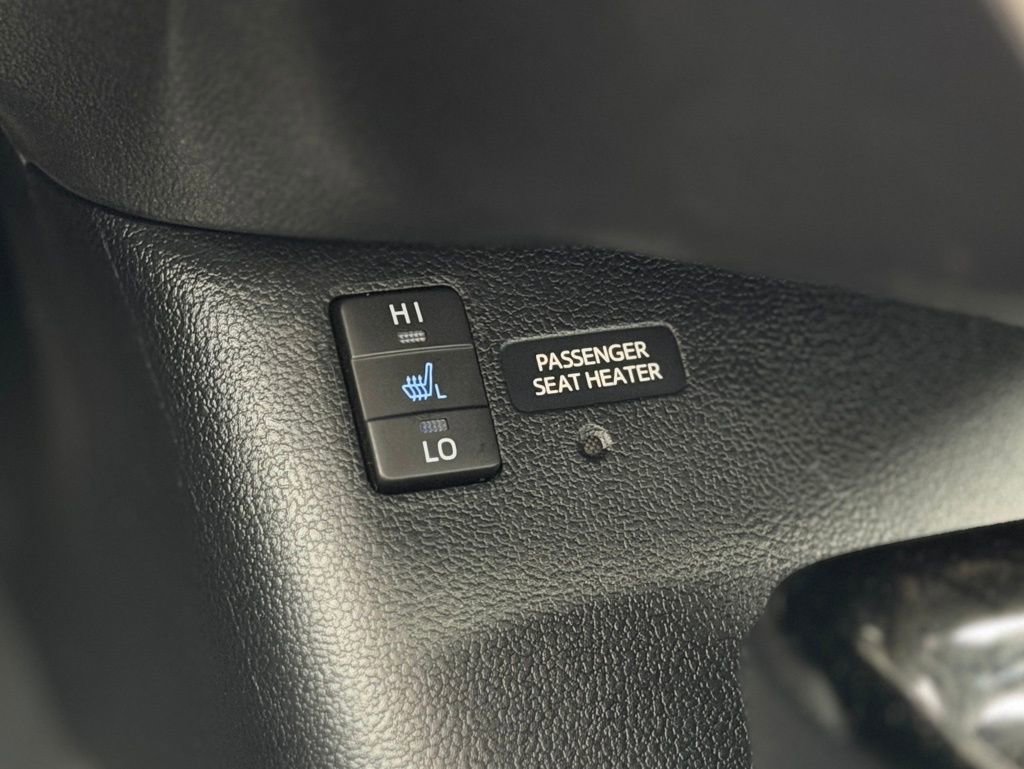 Used 2017 Toyota Prius Prime Advanced image 14