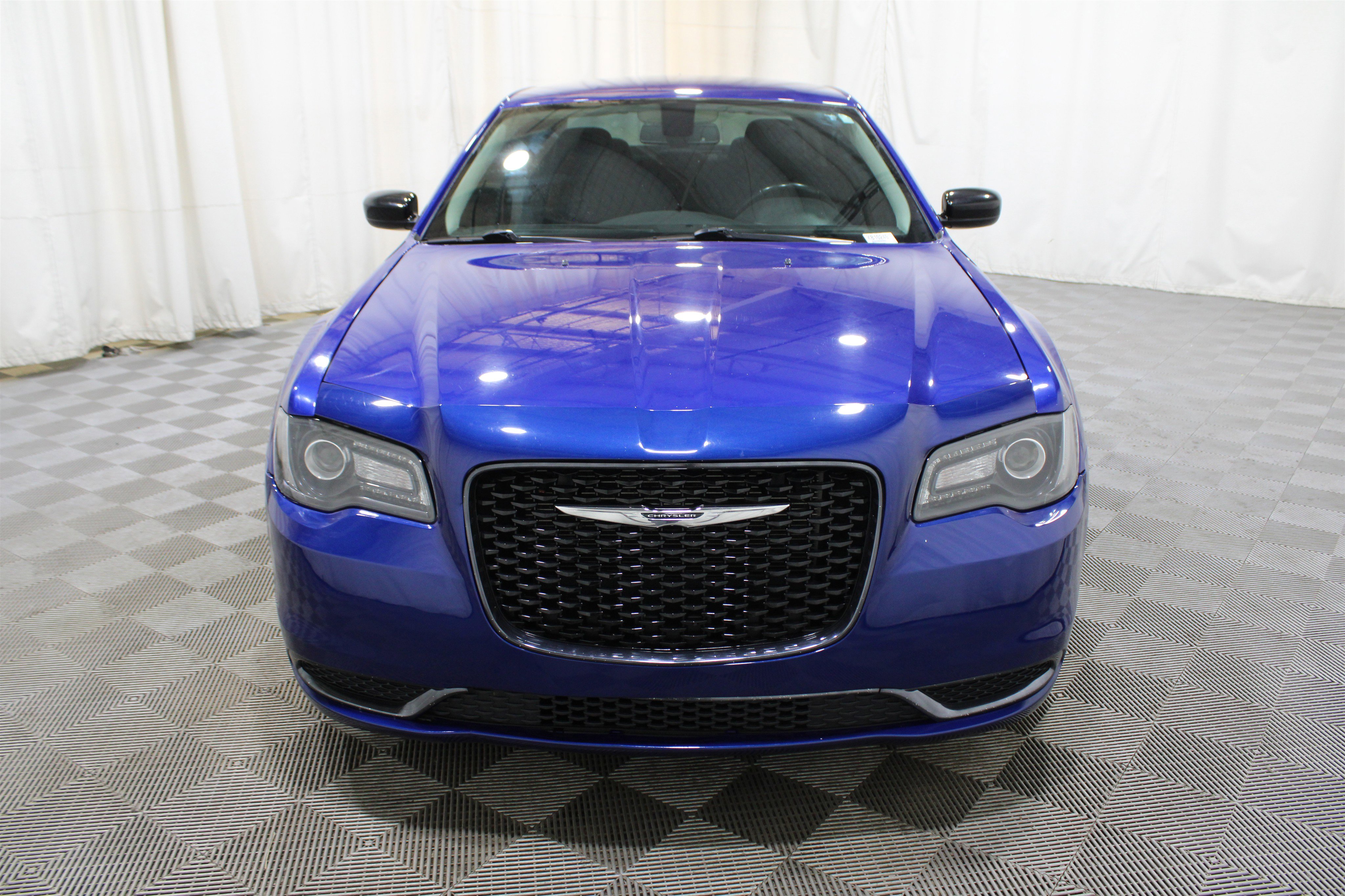 Used 2018 Chrysler 300 Touring w/ Sport Appearance Package image 35